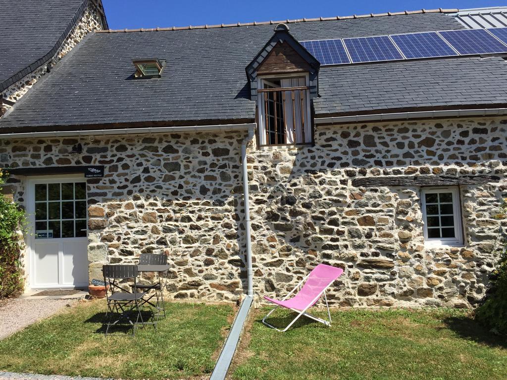 Gites Au Clos Du Lit Saint-Aaron Eksteriør bilde