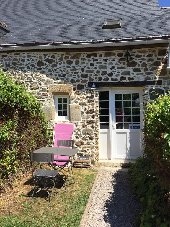 Gites Au Clos Du Lit Saint-Aaron Eksteriør bilde