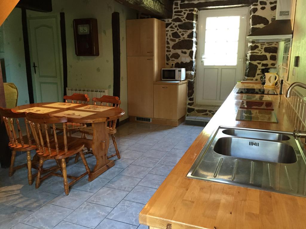 Gites Au Clos Du Lit Saint-Aaron Eksteriør bilde