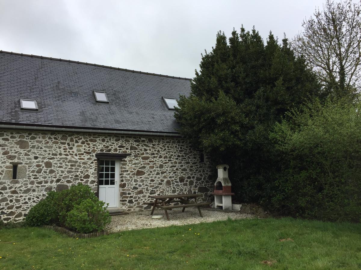 Gites Au Clos Du Lit Saint-Aaron Eksteriør bilde