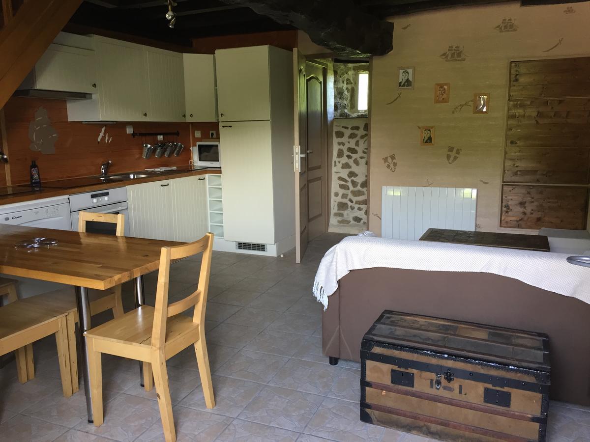 Gites Au Clos Du Lit Saint-Aaron Eksteriør bilde