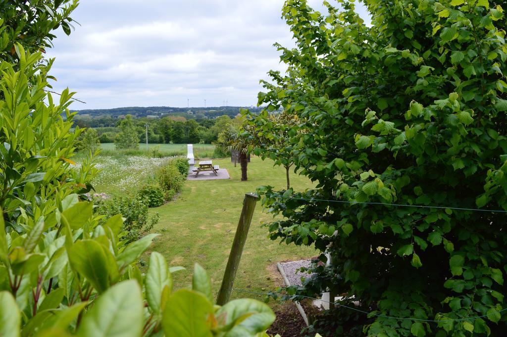 Gites Au Clos Du Lit Saint-Aaron Eksteriør bilde
